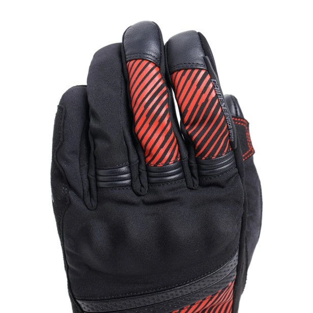 Black Black Red, photo 6 of 7