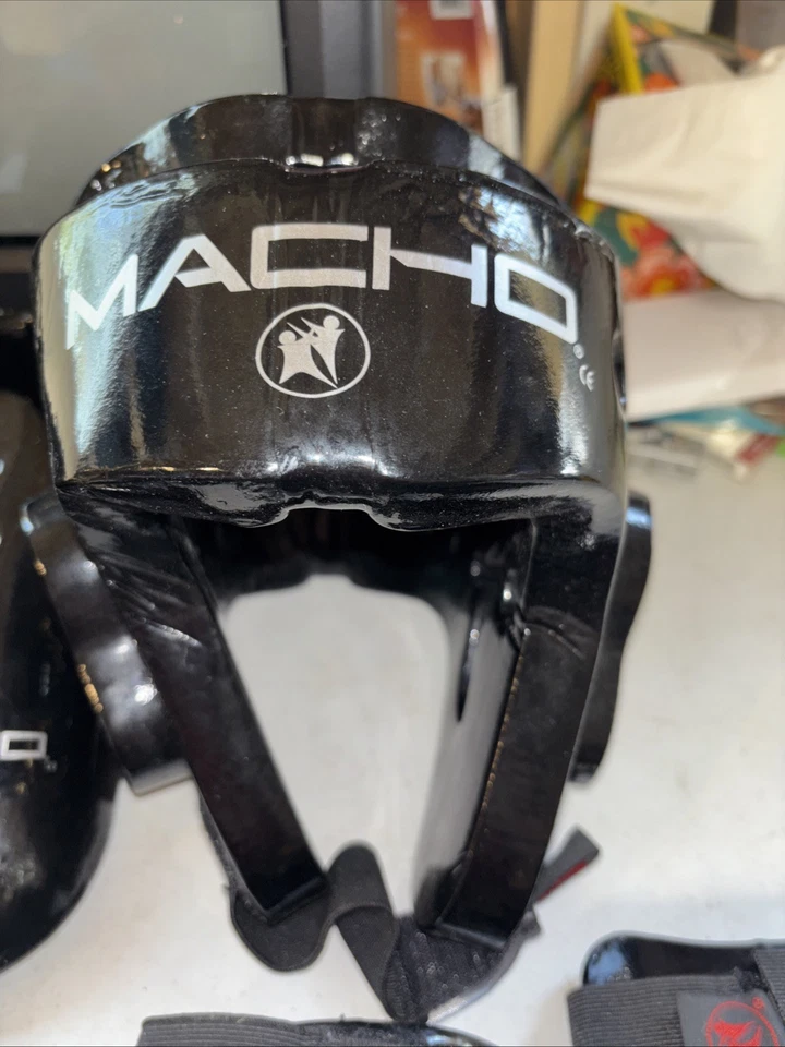 Juego de engranajes de combate Macho Dyna 7 piezas con espinilleras negro niño pequeño LNC Foto 2 de 4