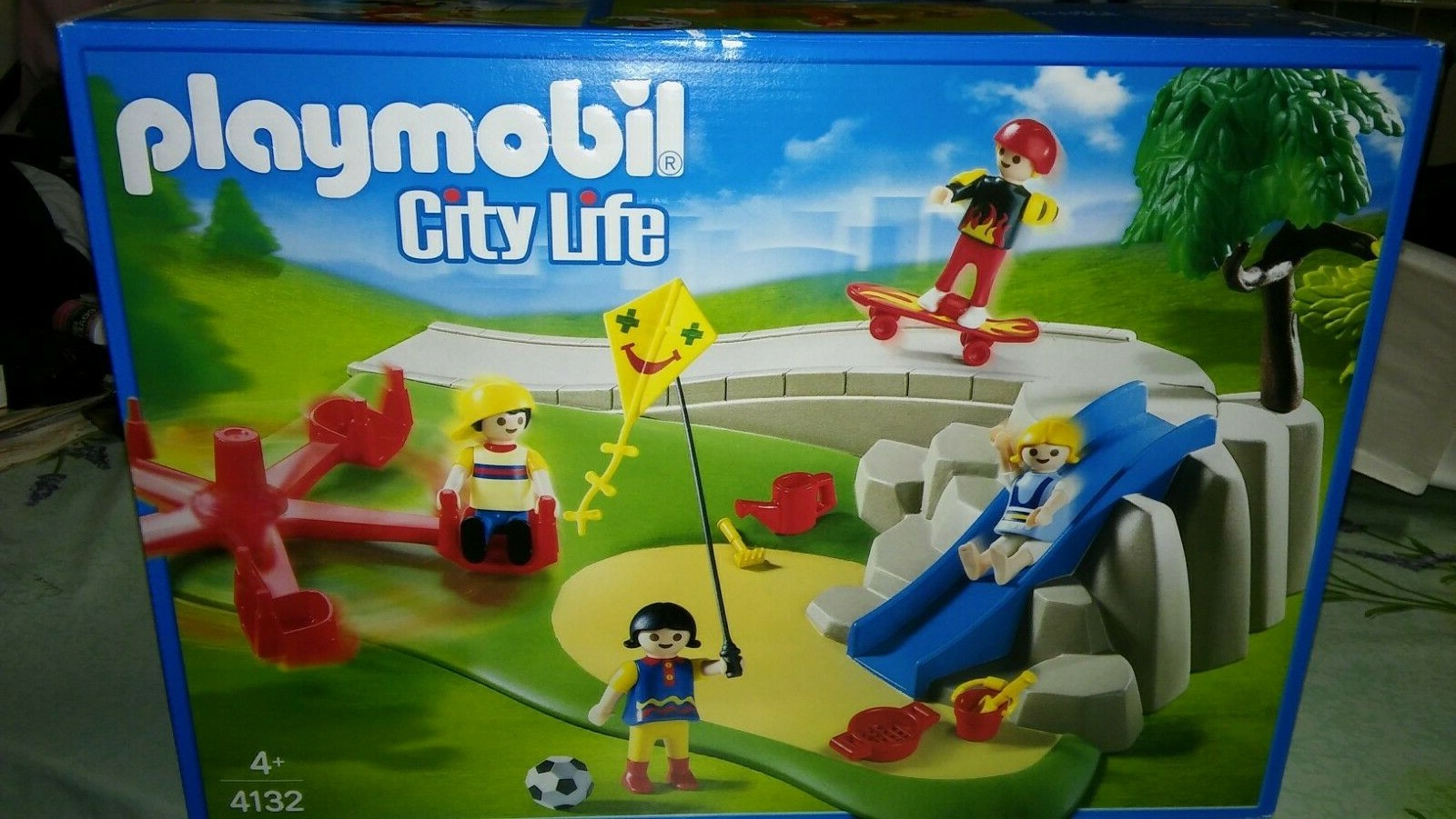 Playmobil 4132 aire de jeux rassemble les petits frères et sœurs autour de moments complices