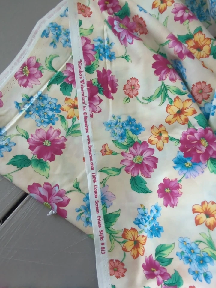 Kimikos Fabric Ditsy Floral Cotton Ivory Bright Pink Blue Cottagecore 1yd Quilt - Image 3 of 3