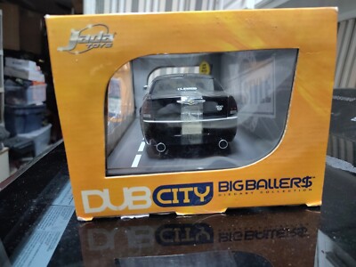 JADA BIGTIME KUSTOM$ DUB CITY CHRYSLER 300C 1/18 SCALE DIECAST CAR