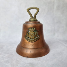 Cloche en Métal Cuivré avec Blason – Entraigues – style Ancien