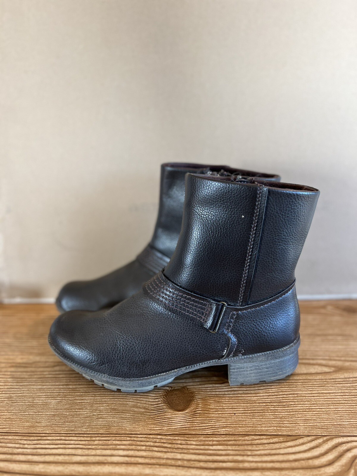 Clarks Women's Ankle Boots Size 8.5 Leather Black eBay