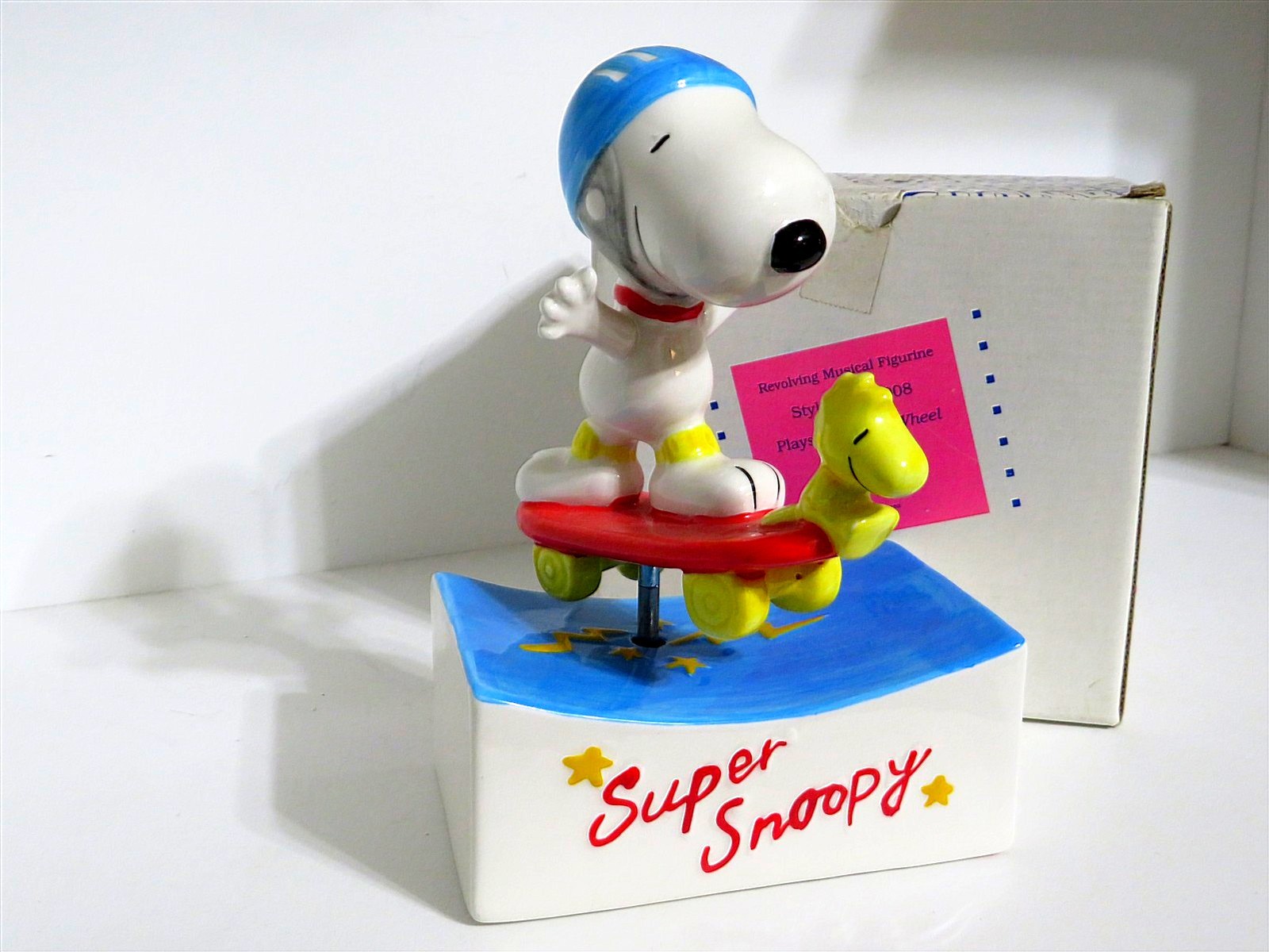 SNOOPY PEANUTS CHARLIE BROWN WILLITTS VINTAGE CERAMIC MUSIC BOX FIGURE 1990