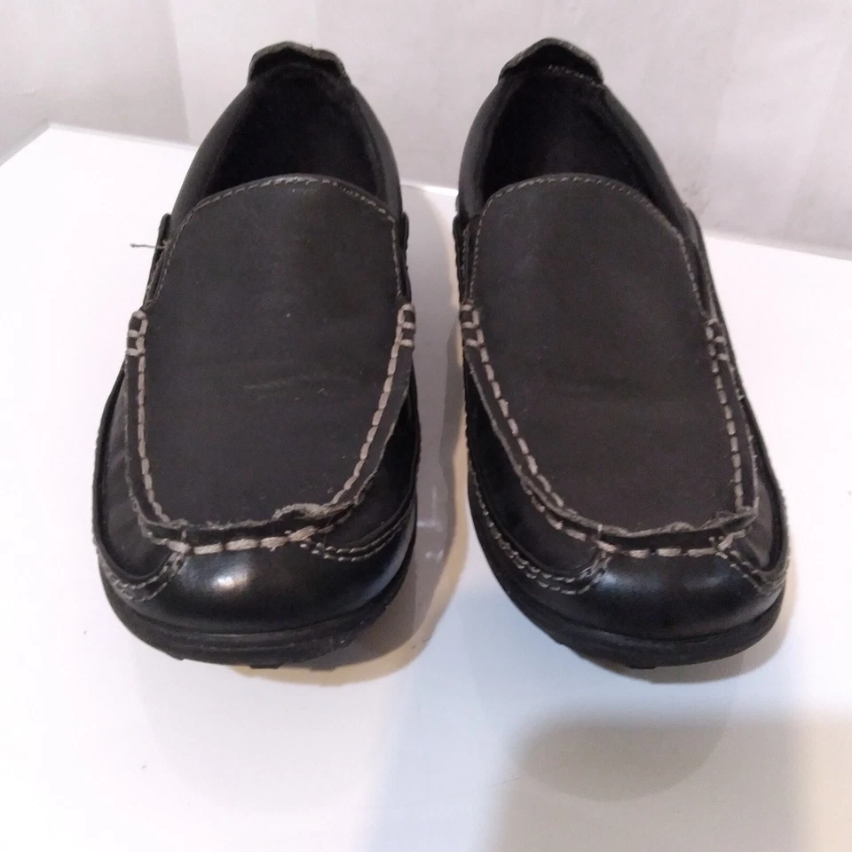 Mocasines Cole Haan Finley para niños talla 2 negros sin cordones informales sin usar, en caja, puntera Foto 3 de 4
