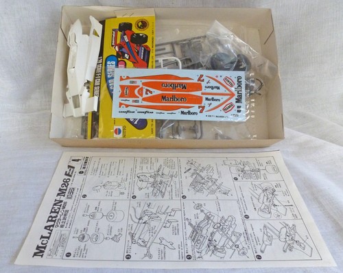 Nitto Japan Formula 1 McLaren M26 Racing Car James Hunt Model Kit 1/28 Scale - Picture 3 of 3