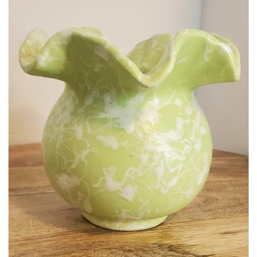 Shawnee USA Pottery Cameo Green  Splatter Glaze 4 1/2" x 5 1/8" Ruffle Vase