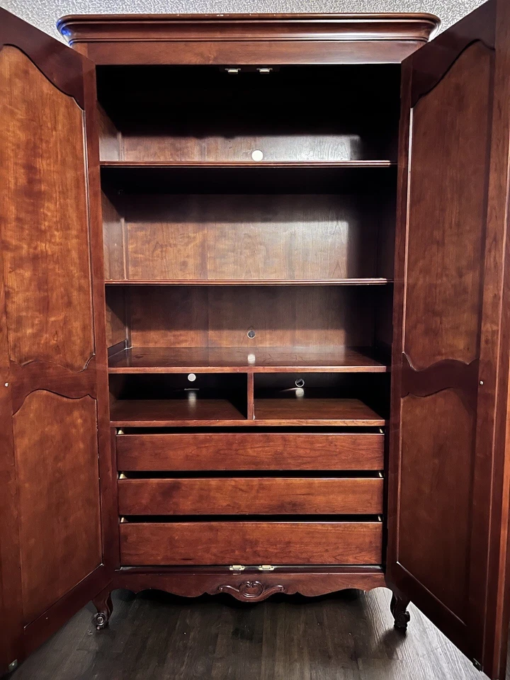 Guarda-roupa vintage de mogno coleção KINDEL - Imagem 3 de 4