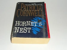 Hornet’s Nest by Patricia Cornwell - 1047Y