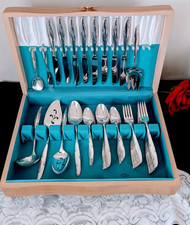 Oneida Silver Flower Silverplate 73 Piece Set...