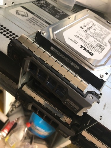 Dell 250GB 7.2K SATA 3.5 Inch 3.5" F/W: 3B05 H962F HDD Hard Drive In Caddy - Picture 3 of 4
