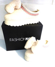 SHO1 - Woman's Fashion Nova PLATFORM SLIPPERS Size 10 Fleece Material BOW TIE
