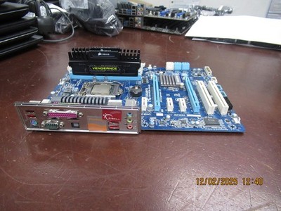 Gigabyte GA-P67A-D3-B3 ATX Motherboard w/ 2x 4GB RAM , SR008 3.30GHZ CPU