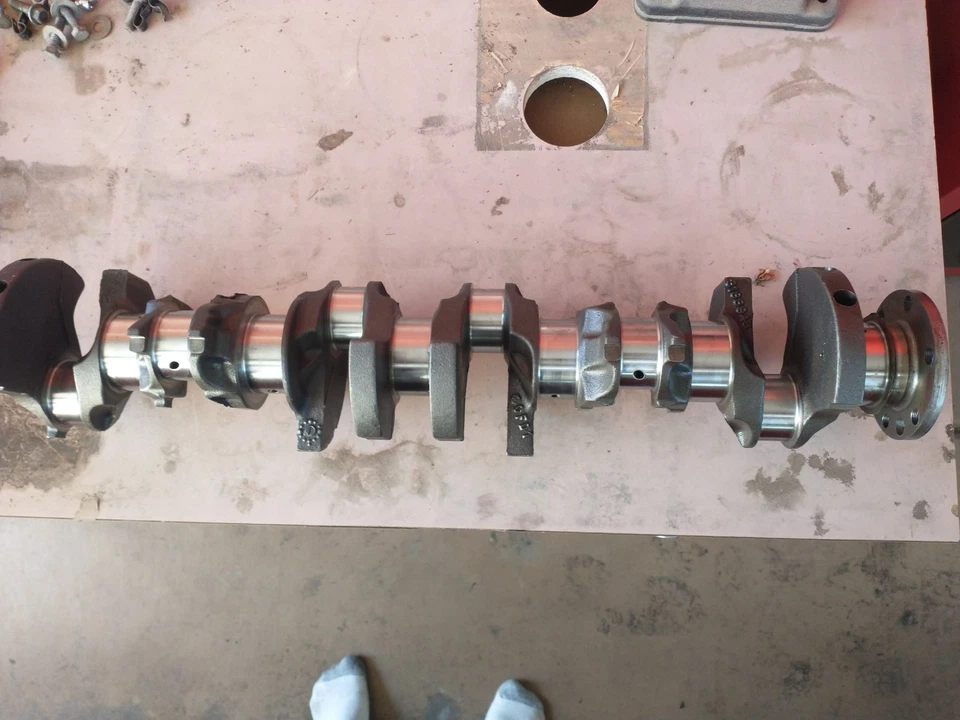 Cigüeñal de tierra AMC 232 Foto 2 de 4