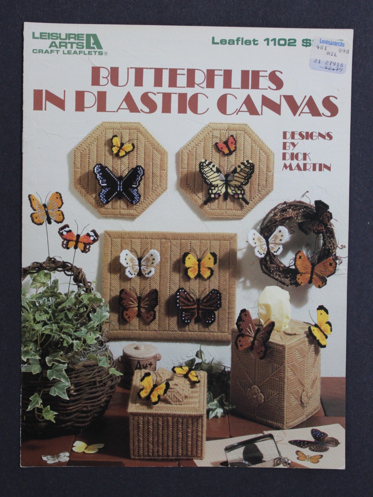 7 VINTAGE LEISURE ARTS CRAFT LEAFLETS FOR PLASTIC CANVAS eBay