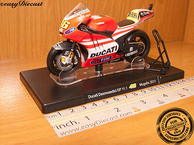 Moto gp 1/18 ducati gp11.1 # 46 collection rossi world championship 2011