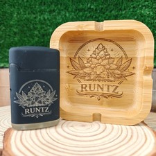 Set Runtz Posacenere Bamboo + Accendino Anti Vento Ricaricabile Inciso Cannabis