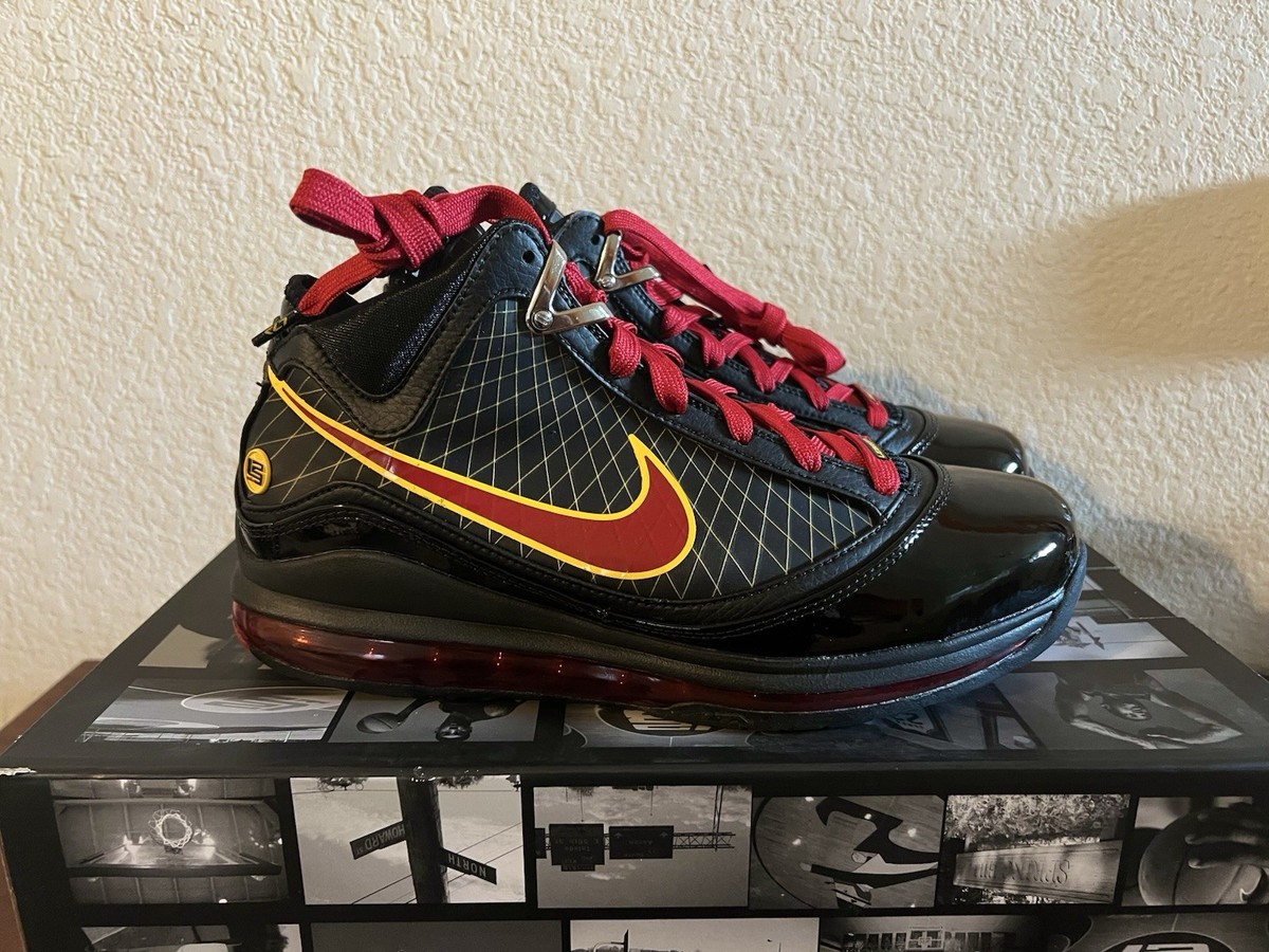 Size 10 Nike Air Max LeBron Fairfax for sale online - Main Image