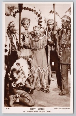 Betty Hutton Annie Get Your Gun Indianerkostüm RPPC Picturegoer