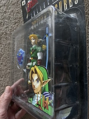 Nintendo Collectible 1998 LEGEND OF ZELDA OCARINA OF TIME Link