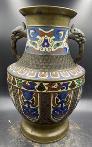 Chinese Qing Dynasty Cloisonné Vase 清代铜胎凿珐琅器尊