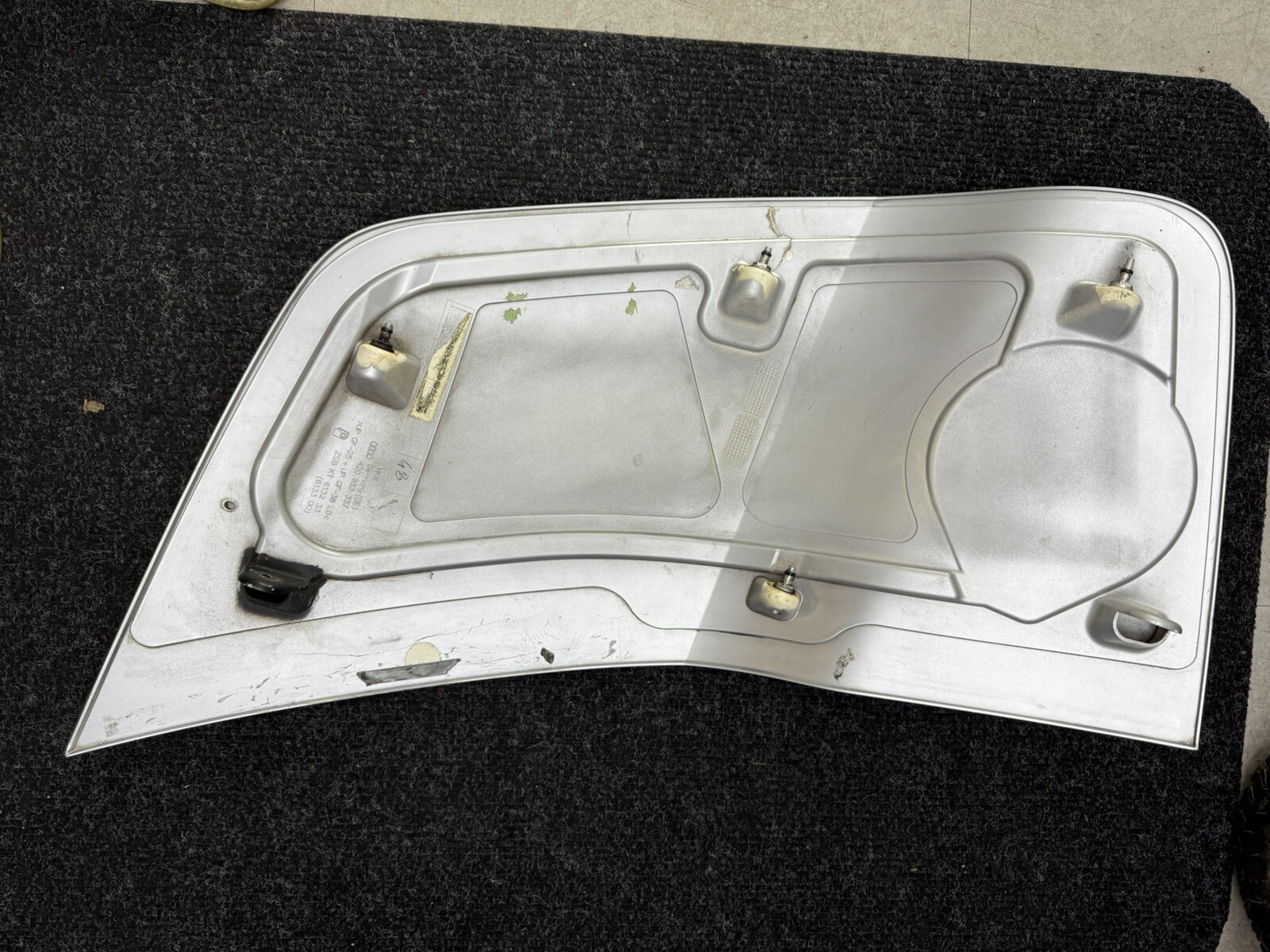 11 AUDI R8 COUPE QUARTER PANEL APPLIQUE TRIM PANEL LEFT DRIVER SILVER 420853337
