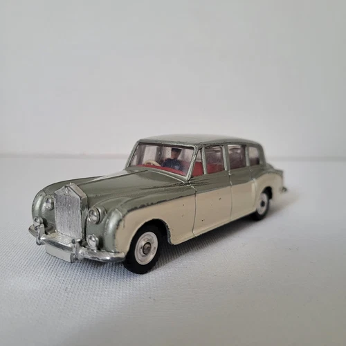 Vintage Dinky Toys 198 Rolls Royce Phantom V Meccano - Silver #198