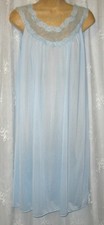 NEW VTG MED. LORRAINE BABY BLUE EMBROIDERED LACE NYLON BABY-DOLL NIGHTGOWN GOWN