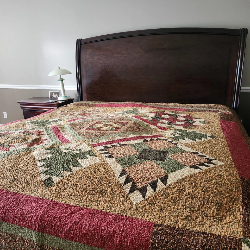 HANDMADE Patchwork Quilt King Bear Claw Rustic Cabin Home Bedspread 90 x 108 - Image 2 of 4