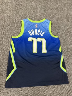 Dallas Mavericks Jersey Mens large 48 Blue NBA Basketball Luka