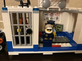 LEGO City Mobile Command Center #60139 99.9% Complete *RETIRED*