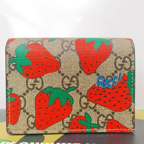 Authentique portefeuille GUCCI 573839 GZRAT GG Supreme Strawberry Japon très bon état