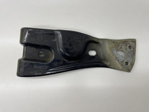 Volkswagen Passat B6 2007 FENDER Halterung 3C0821142 ROC5825