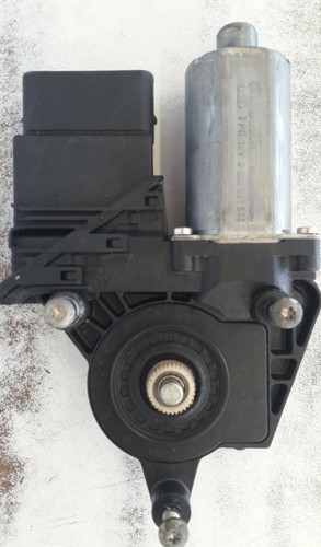 VW PASSAT 3B Fensterhebermotor Fensterheber rechts hinten 0130821696 3B9839752M