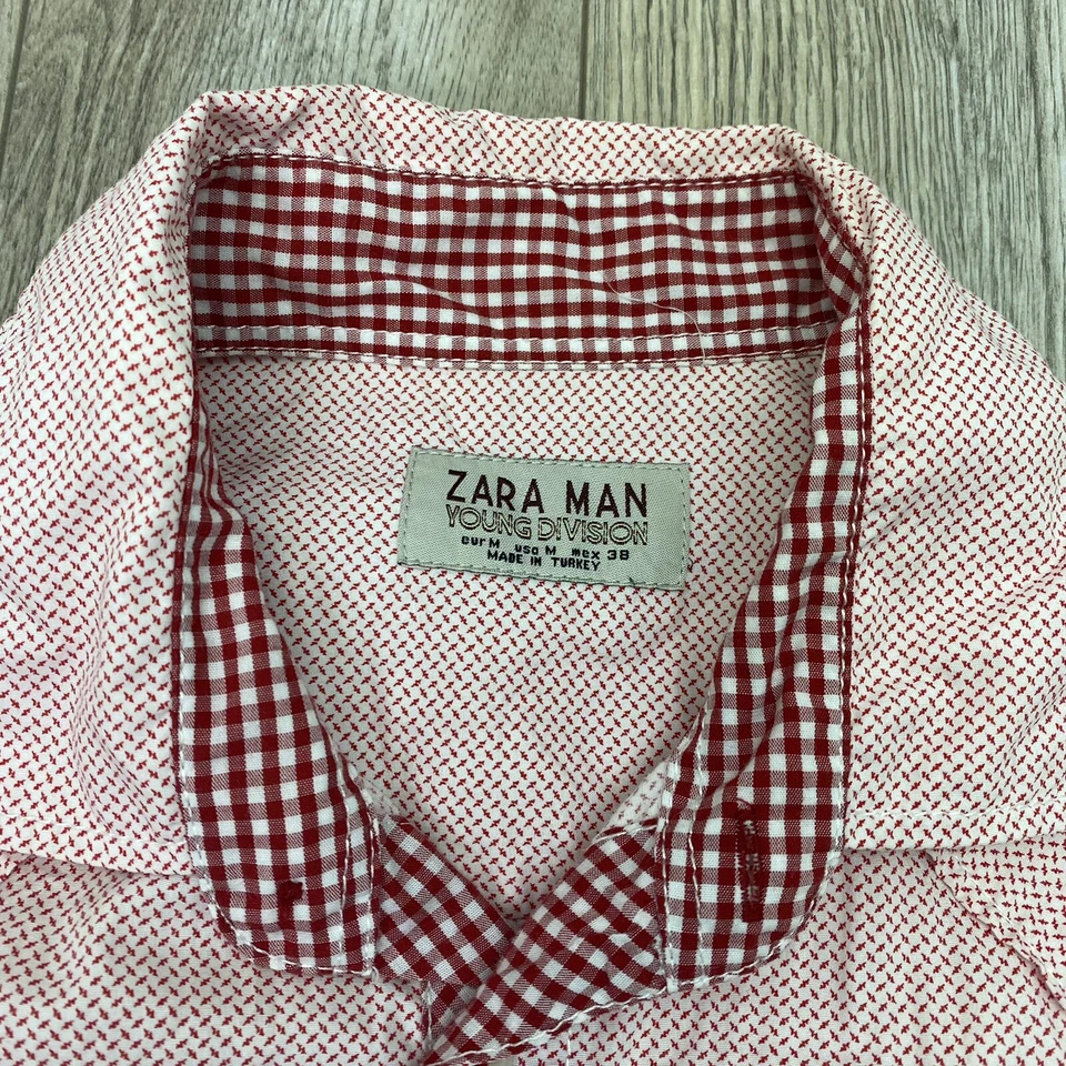 Camisa Zara Hombre Abotonada Young Division Mediana Roja Manga Corta Foto 3 de 4