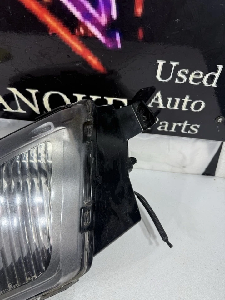 Ford Explorer 2016-2019 luz antiniebla conductor izquierdo halógeno OEM Foto 2 de 4