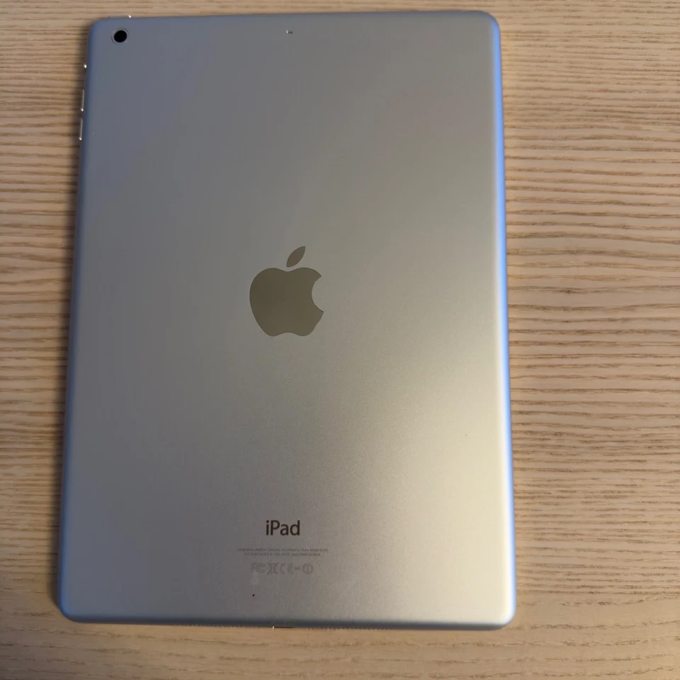 Apple iPad 2 · 16GB · Wi-Fi, photo 2 sur 5