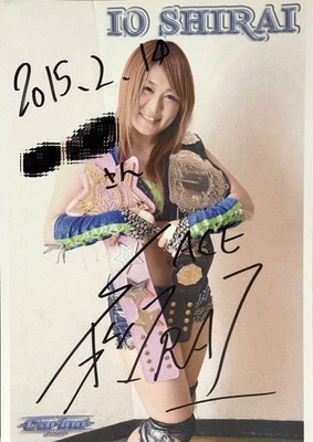 女子プロレス　WWE イヨスカイ　IYO SKY 直筆サイン入りフォトフレーム IYO SKY STARDOM Signed Portrait Wrestling Card 2015 WWE Rare