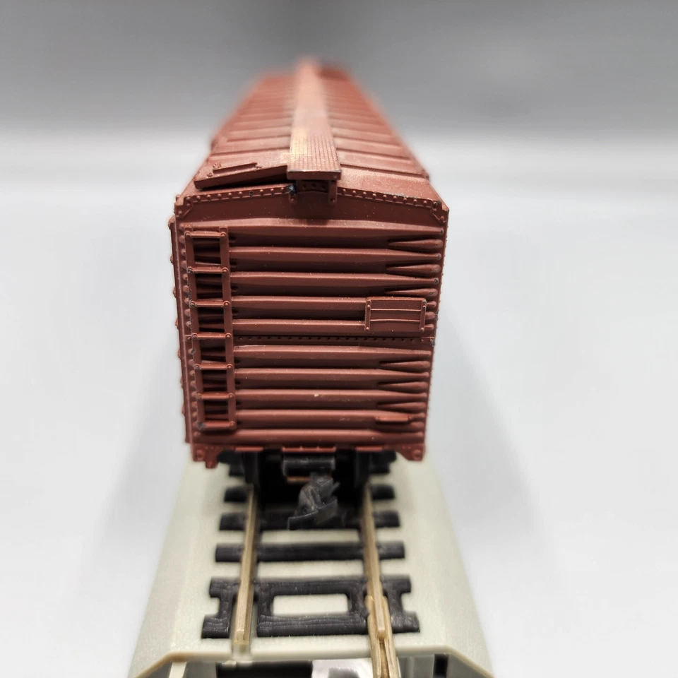 HO Scale Southern Pacific HYDRA-CUSHION SP #651671 Model Freight Train - Image 4 of 4