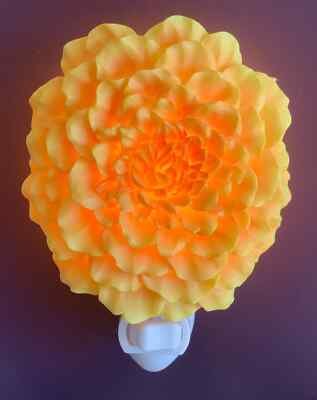 Golden Dahlia Night Light from Ibis and Orchid Design New In Box