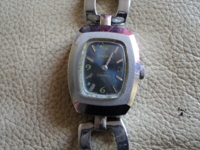 Rare Vintage Ladies Sekonda 17 Jewell wind-up USSR Blue Face watch working