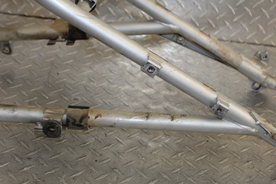 Kawasaki KLR650 KLR650A 1999 subchasis trasero subchasis trasero Foto 3 de 4