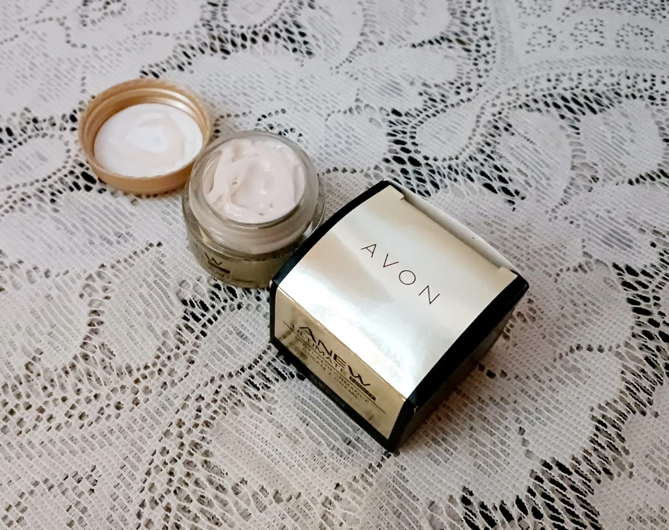 Avon Anew Ultimate Night Multi-Performance Cream .50 oz. New In Box - Image 3 of 4
