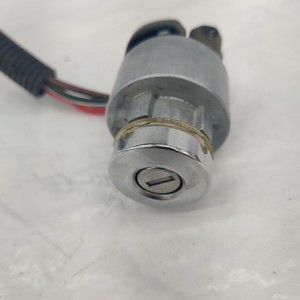 Kubota L2501 (AND OTHERS) USED OEM IGNITION SWITCH, MAIN TC020-31822
