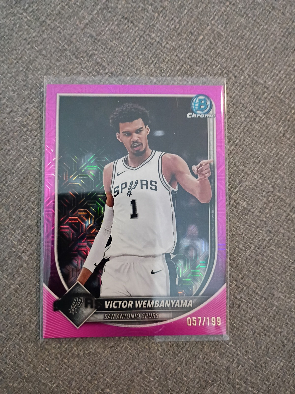 2025-26 Bowman Victor Wembanyama PINK MOJO CHROME REFRACTOR /199 BCV-143 Spurs