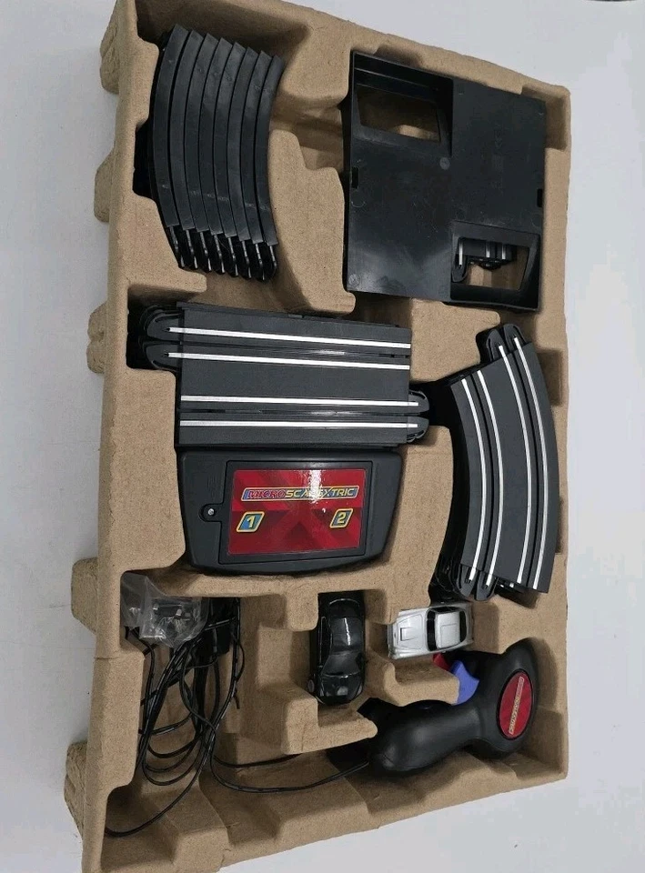 Micro Scalextric 007 No Time To Die Edición James Bond Kit Completo Carreras Ranura Foto 3 de 4