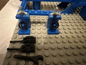 LEGO Classic Space 483 Alpha-1 Rocket Base w/ 3 Minifigures & Instructions