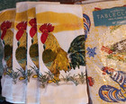 Home Trends 60 " Round Rooster Tablecloth Plus 4 Rooster Dish Towels