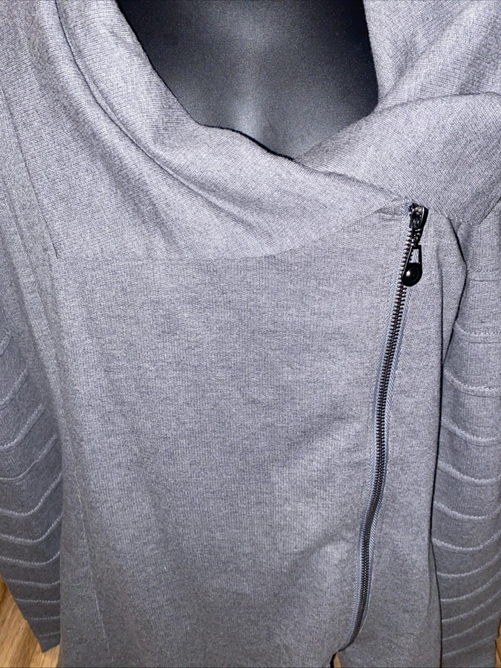 Nuevo con etiquetas Suéter Túnica Her Universe Star Wars The Last Jedi Rey Cremallera Frontal Talla XL Foto 3 de 4