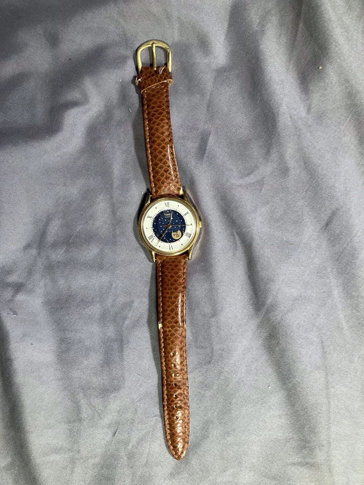 RARO RELOJ TIMEX de colección esfera redonda tono dorado correa marrón USADO - Vendido *TAL CUAL* Foto 3 de 3